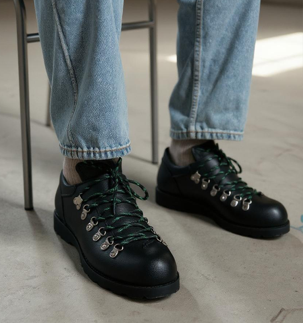 DCRB Summit Ridge Derby Black